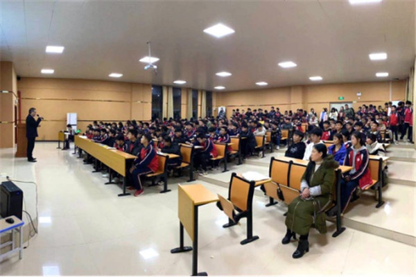 筑牢校園安全“防火墻”——吉安外國語實驗學校開展住校生夜晚應急疏散演練685.jpg
