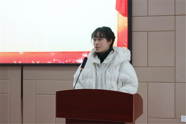 青藍攜手促提升 師徒結(jié)對展成效——吉安外國語實驗學(xué)校“青藍工程”總結(jié)表彰大會 （2月25日）459.jpg